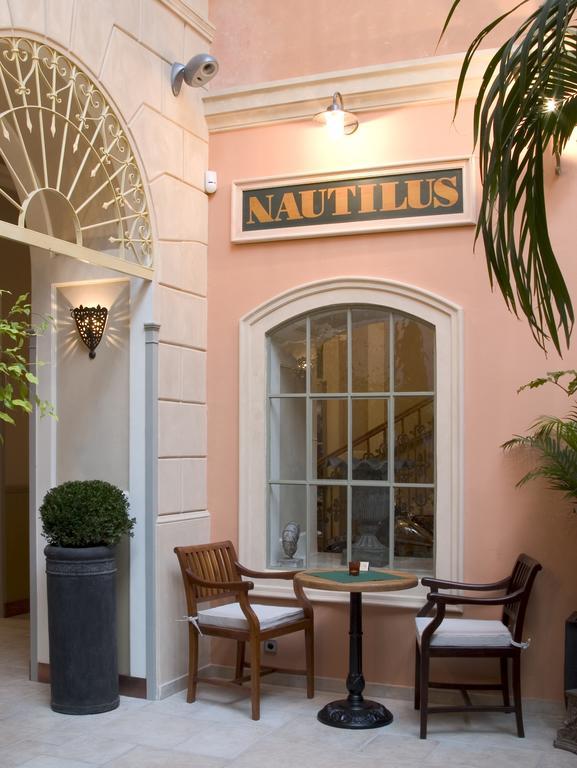 Boutique Hotel Nautilus Tábor Exteriör bild